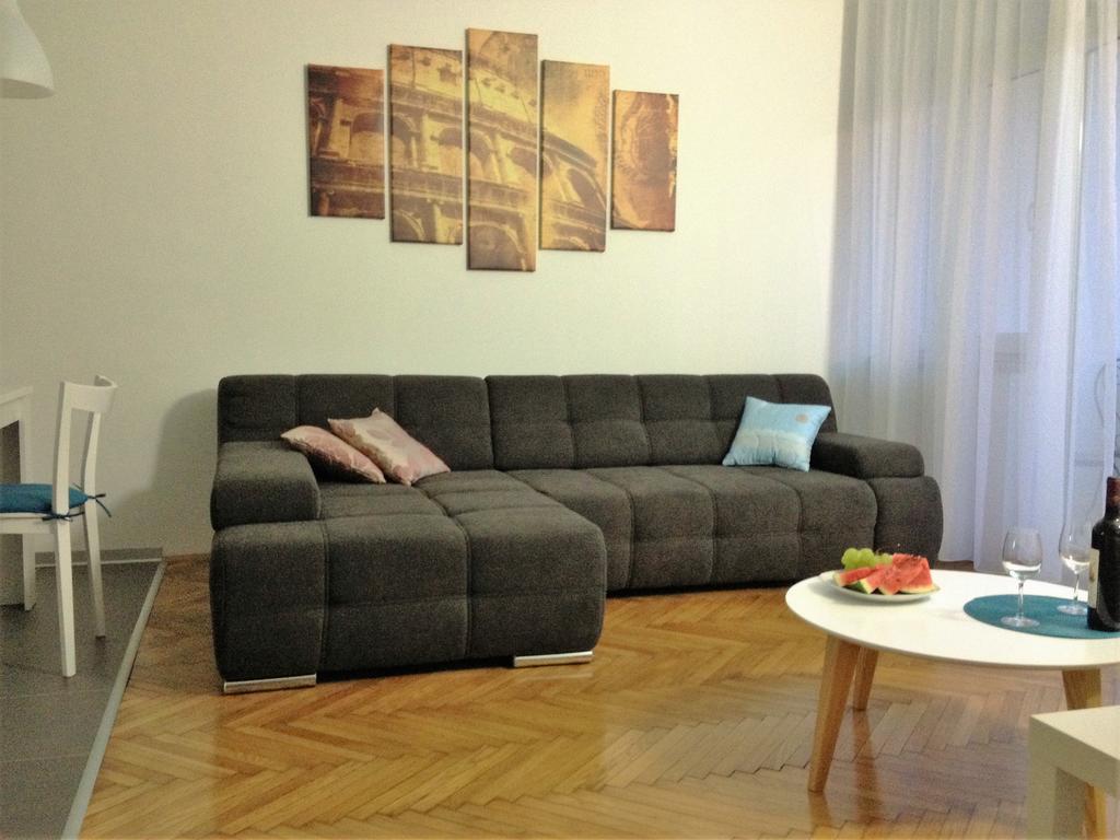 Arenacentar Apartments Pula Luaran gambar