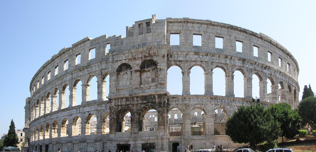 Arenacentar Apartments Pula Luaran gambar